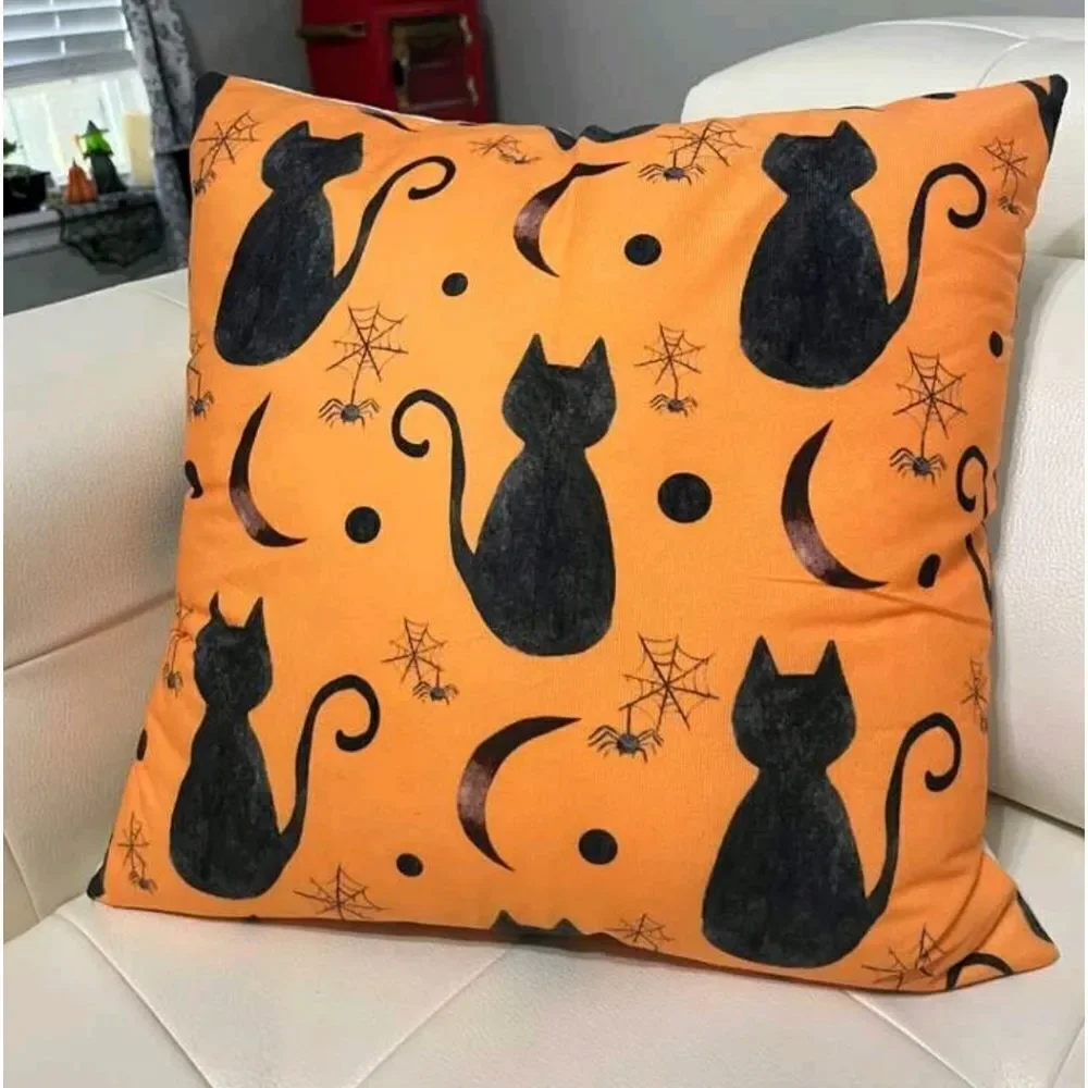 Halloween Cat 🐈‍⬛ Pillow Cover